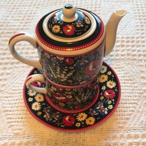 ☕️Vera Bradley Stackable One Person Tea Set